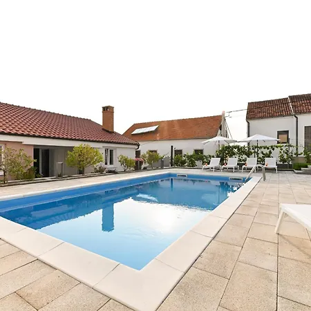 House Tre Venti With Pool Σπίτι διακοπών