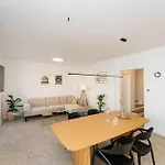 House Tre Venti With Pool Vakantiehuis *