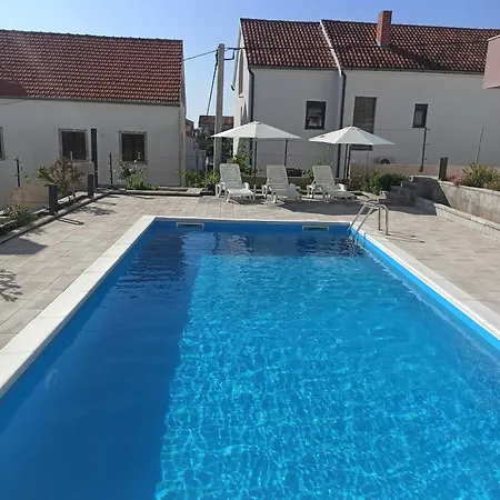 House Tre Venti With Pool *